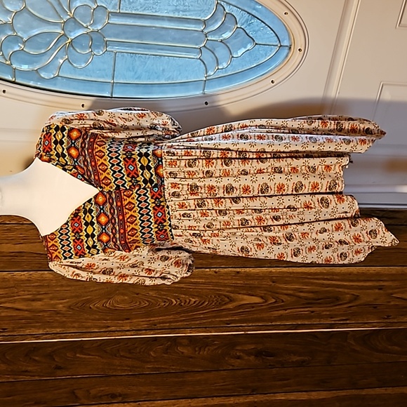 Umgee Women’s Size Medium Aztec Print Tan Ivory Tunic/Babydoll Dress - Picture 2 of 10